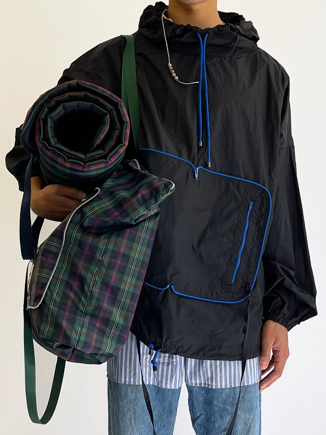 BLACK ANORAK / BAG