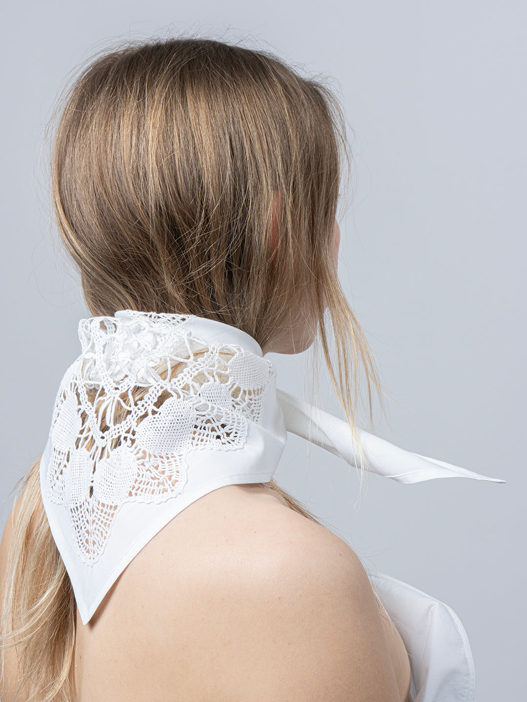 LACE INLAY WHITE SCARF