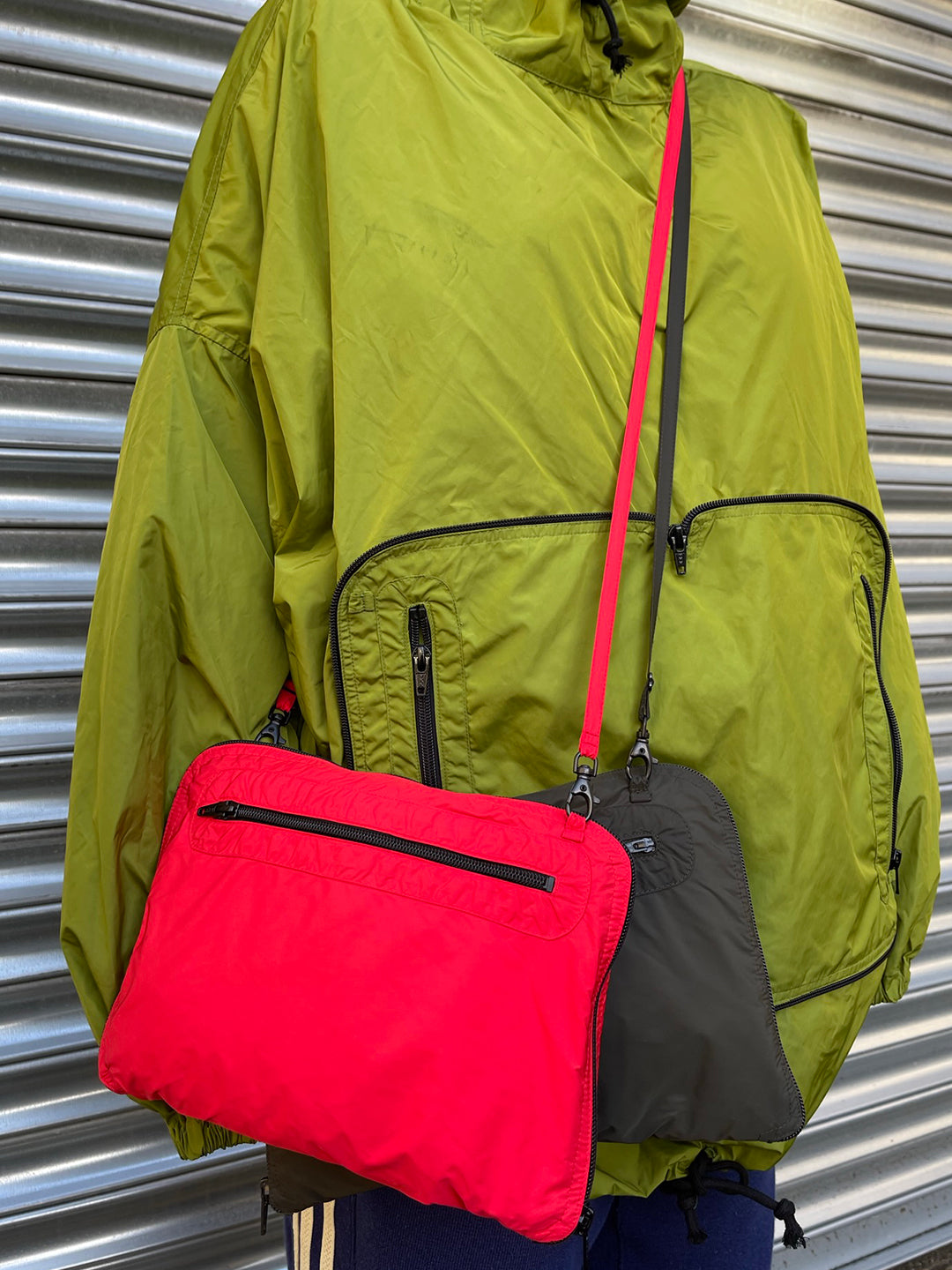 RED ANORAK / BAG