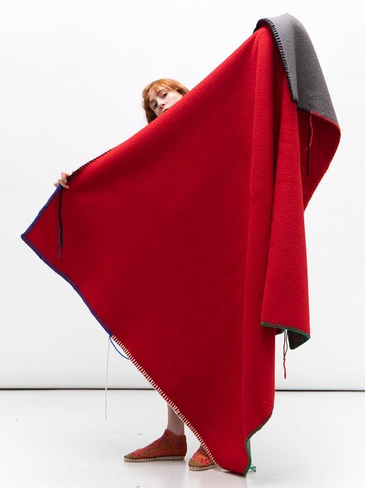 IN STITCHES BLANKET RED